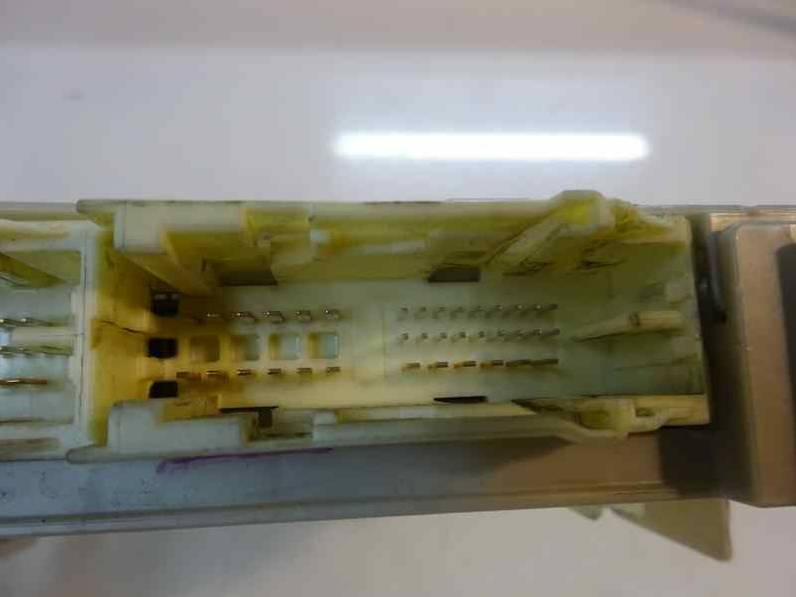 CAJA RELES FUSIBLES TOYOTA PRIUS 2010 1.8 16V (99 CV)