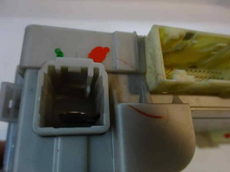 CAJA RELES FUSIBLES TOYOTA PRIUS 2010 1.8 16V (99 CV)