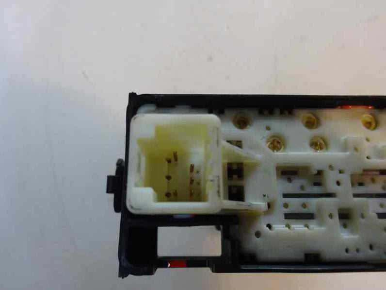 MANDO ELEVALUNAS TRASERO IZQUIERDO TOYOTA PRIUS 2010 1.8 16V (99 CV)