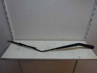 BRAZO LIMPIA DELANTERO DERECHO NISSAN JUKE 2015 1.5 TURBODIESEL (110 CV)