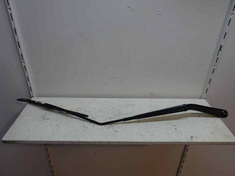 BRAZO LIMPIA DELANTERO DERECHO NISSAN JUKE 2015 1.5 TURBODIESEL (110 CV)