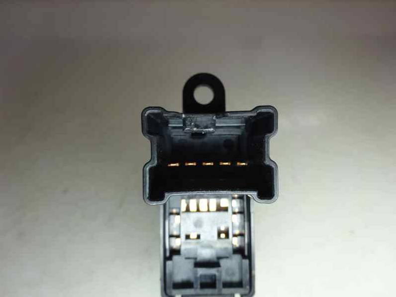 MANDO ELEVALUNAS TRASERO DERECHO NISSAN JUKE 2015 1.5 TURBODIESEL (110 CV)