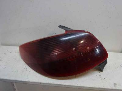 PILOTO TRASERO IZQUIERDO PEUGEOT 206 BERLINA 1999 2.0 HDI (90 CV)