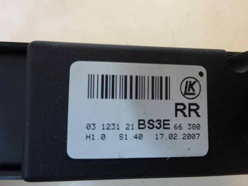 MANDO ELEVALUNAS TRASERO DERECHO MAZDA 3 BERLINA 2007 1.6 CD D (109 CV)