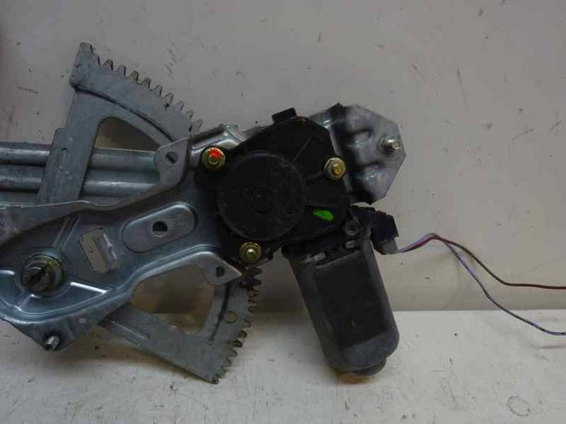 ELEVALUNAS DELANTERO DERECHO PEUGEOT 205 BERLINA 1996 1769 (53 CV)