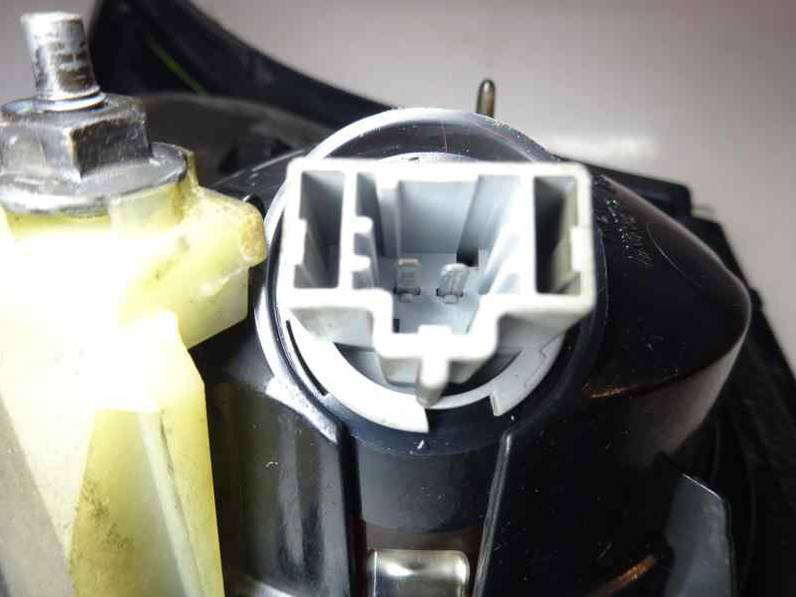 PILOTO TRASERO IZQUIERDO MAZDA 3 BERLINA 2006 1.6 CD D (109 CV)