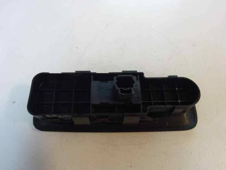 MANDO ELEVALUNAS DELANTERO DERECHO CITROEN C8 2002 2.0 HDI (109 CV)