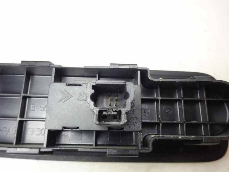 MANDO ELEVALUNAS DELANTERO DERECHO CITROEN C8 2002 2.0 HDI (109 CV)