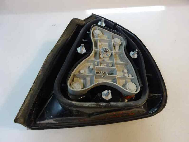 PILOTO TRASERO IZQUIERDO MITSUBISHI CARISMA BERINA 5 1999 1.8 16V (125 CV)