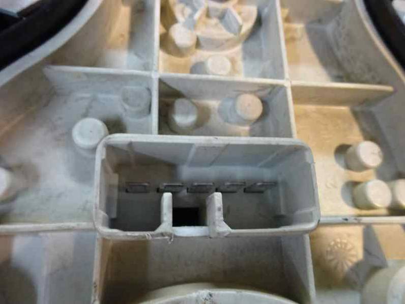 PILOTO TRASERO IZQUIERDO MITSUBISHI CARISMA BERINA 5 1999 1.8 16V (125 CV)