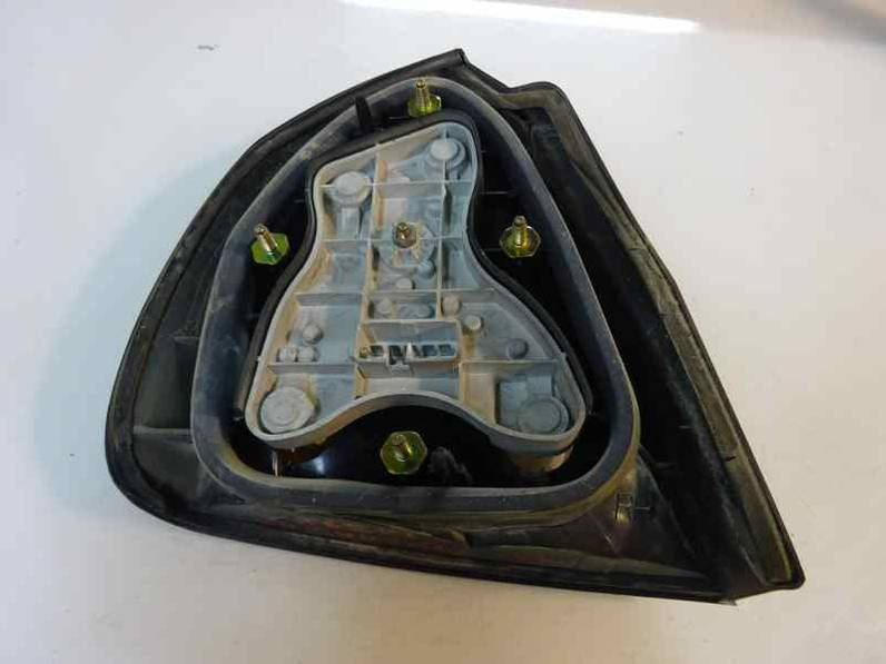 PILOTO TRASERO DERECHO MITSUBISHI CARISMA BERINA 5 1999 1.8 16V (125 CV)