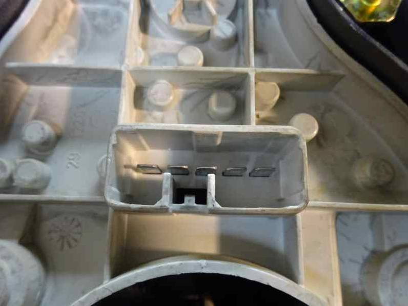 PILOTO TRASERO DERECHO MITSUBISHI CARISMA BERINA 5 1999 1.8 16V (125 CV)