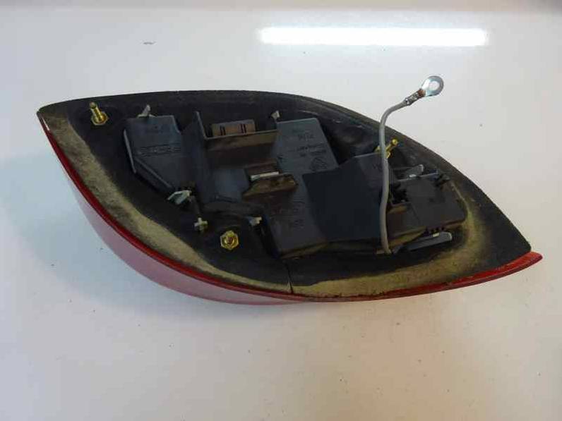 PILOTO TRASERO DERECHO FORD KA 2001 1.3 (60 CV)