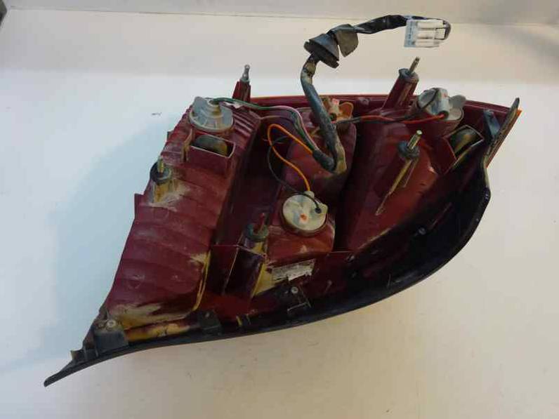 PILOTO TRASERO DERECHO HYUNDAI ELANTRA 2001 1.6 16V (107 CV)