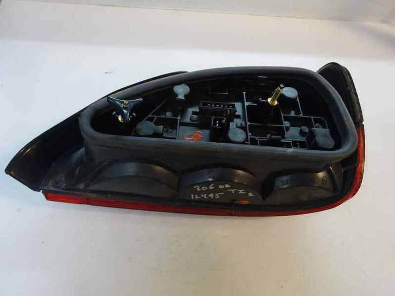 PILOTO TRASERO IZQUIERDO PEUGEOT 306 BERLINA 3 4 5 PUERTAS 2000 1.9 D (69 CV)