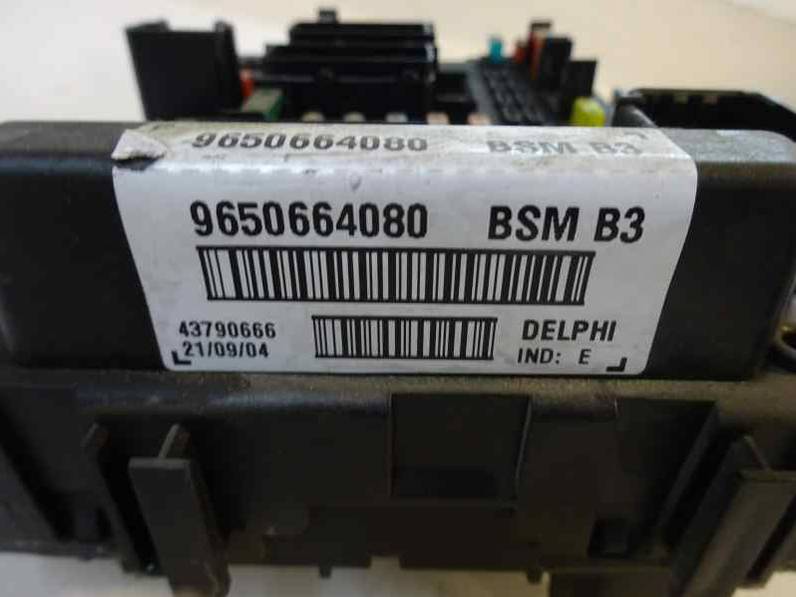 CAJA RELES FUSIBLES PEUGEOT 206 BERLINA 2004 1.4 16V (88 CV)