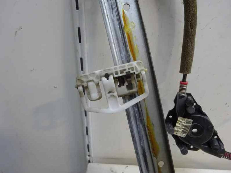 ELEVALUNAS DELANTERO DERECHO FORD FIESTA 2007 1.3 (69 CV)