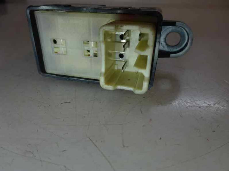 MANDO ELEVALUNAS DELANTERO DERECHO HYUNDAI ATOS PRIME 2001 1.0 (58 CV)