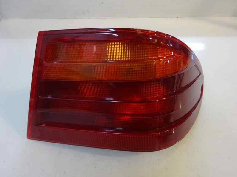 PILOTO TRASERO DERECHO MERCEDES CLASE E BERLINA DIESEL 1998 2.2 CDI (102 CV)