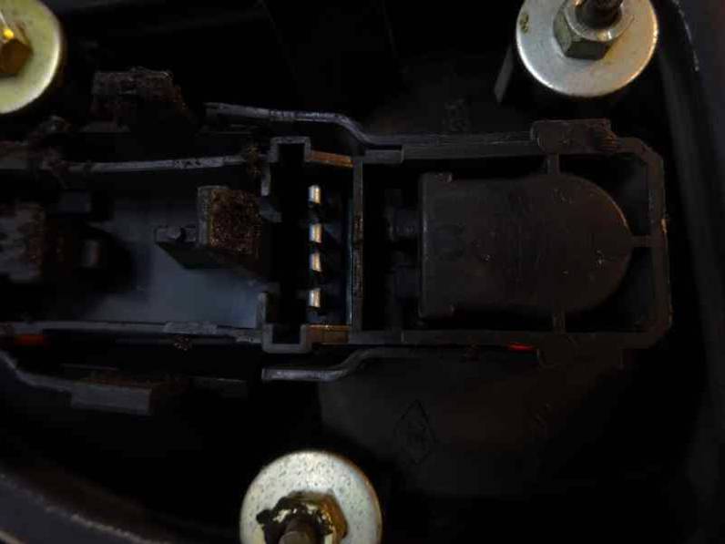 PILOTO TRASERO DERECHO RENAULT LAGUNA 1999 1.9 DTI D (98 CV)