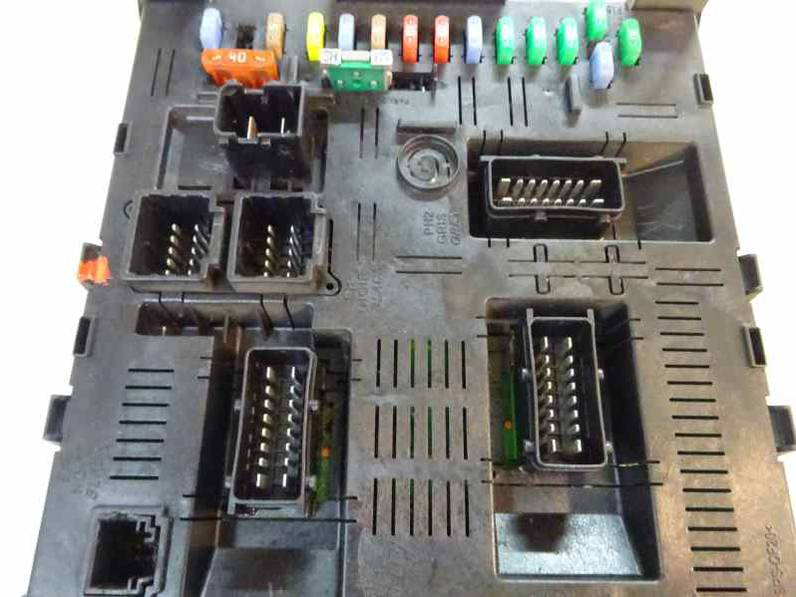 CAJA RELES FUSIBLES CITROEN C4 BERLINA 2005 1.6 16V (109 CV)