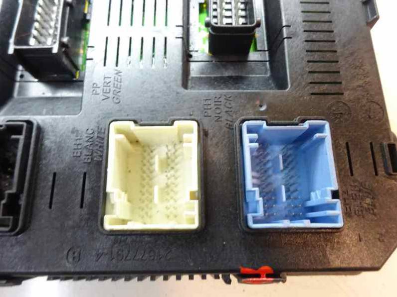 CAJA RELES FUSIBLES CITROEN C4 BERLINA 2005 1.6 16V (109 CV)