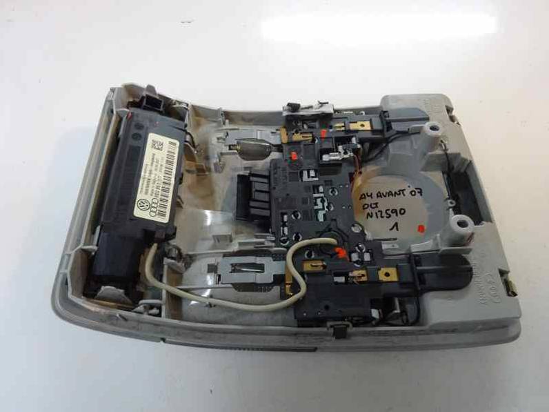 LUZ INTERIOR AUDI A4 AVANT 2007 2.0 TDI (140 CV)