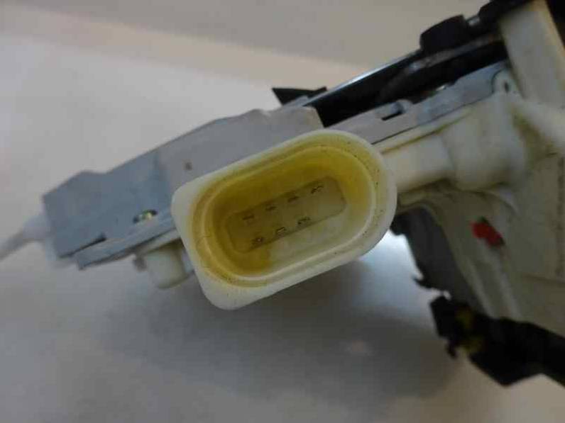 CERRADURA PUERTA TRASERA DERECHA AUDI A4 AVANT 2007 2.0 TDI (140 CV)