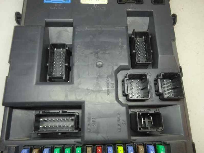 CAJA RELES FUSIBLES PEUGEOT 207 SW 2012 1.4 16V VTI (95 CV)