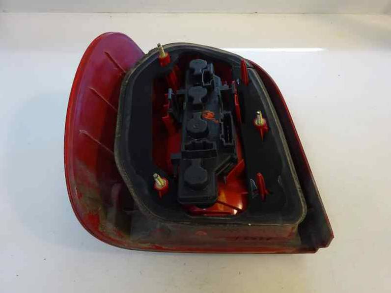 PILOTO TRASERO DERECHO VOLKSWAGEN POLO 2001 1.4 16V (75 CV)