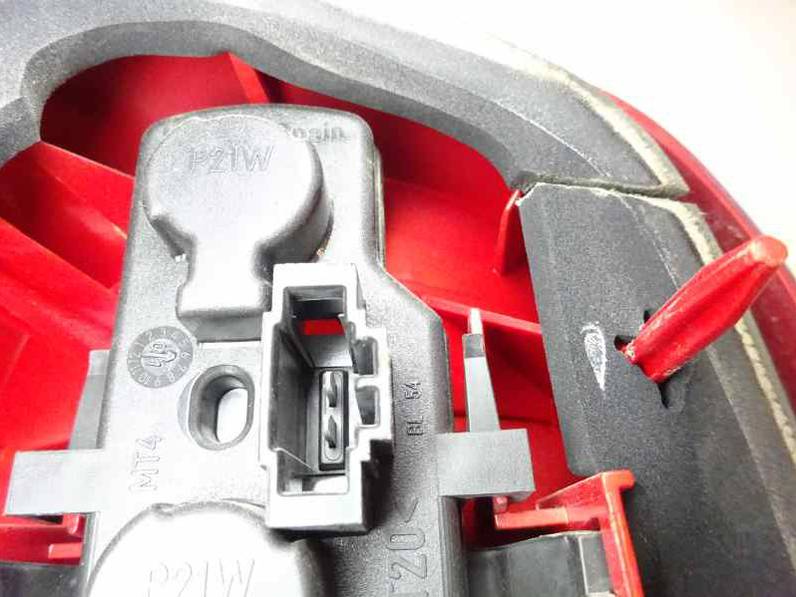 PILOTO TRASERO DERECHO VOLKSWAGEN POLO 2001 1.4 16V (75 CV)