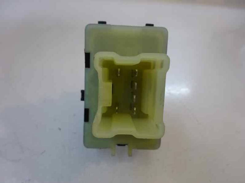 MANDO ELEVALUNAS TRASERO DERECHO RENAULT CAPTUR 2014 1.5 DCI D FAP ENERGY (90 CV)