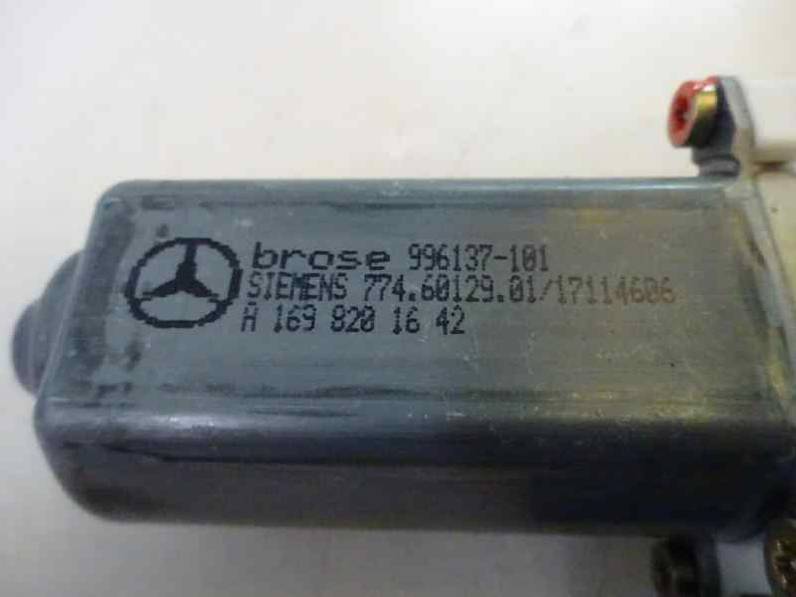 MOTOR ELEVALUNAS DELANTERO DERECHO MERCEDES CLASE A 2004 2.0 CDI (109 CV)