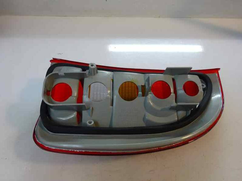 PILOTO TRASERO IZQUIERDO OPEL CORSA B