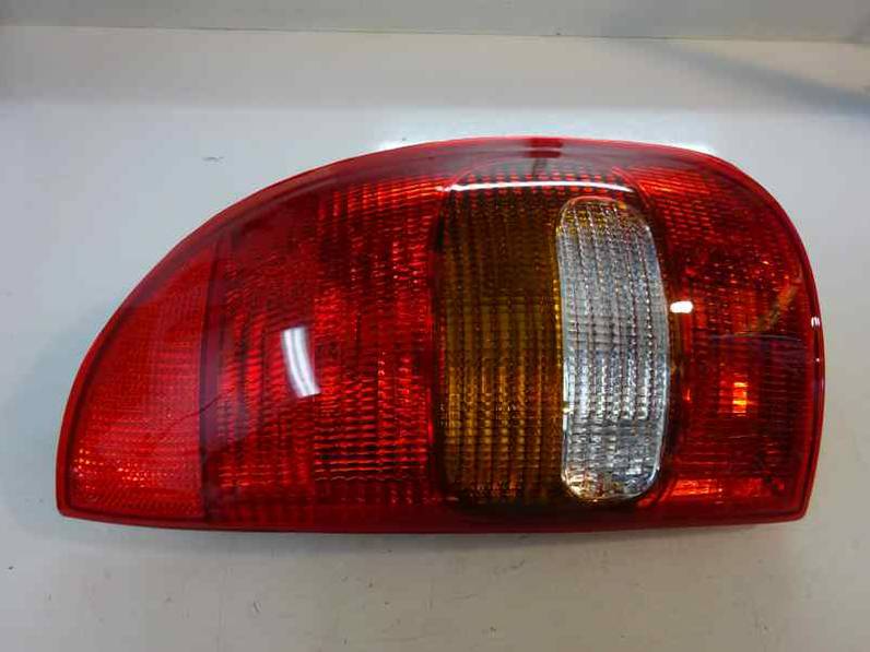 PILOTO TRASERO DERECHO OPEL CORSA B