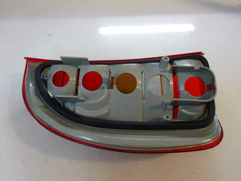 PILOTO TRASERO DERECHO OPEL CORSA B