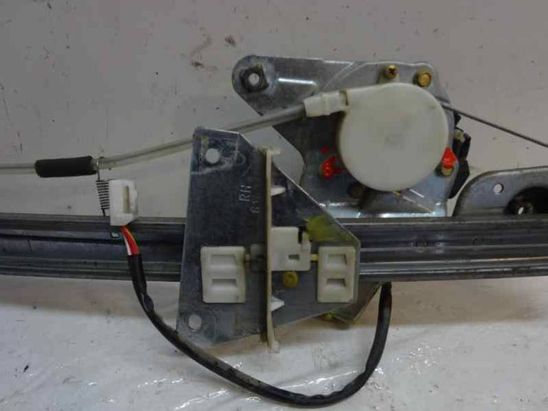 ELEVALUNAS TRASERO DERECHO MAZDA 626 BERLINA 2002 2.0 TURBODIESEL (110 CV)