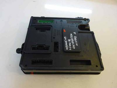 CAJA RELES FUSIBLES RENAULT MEGANE III BERLINA 5 P 2009 1.5 DCI D (86 CV)