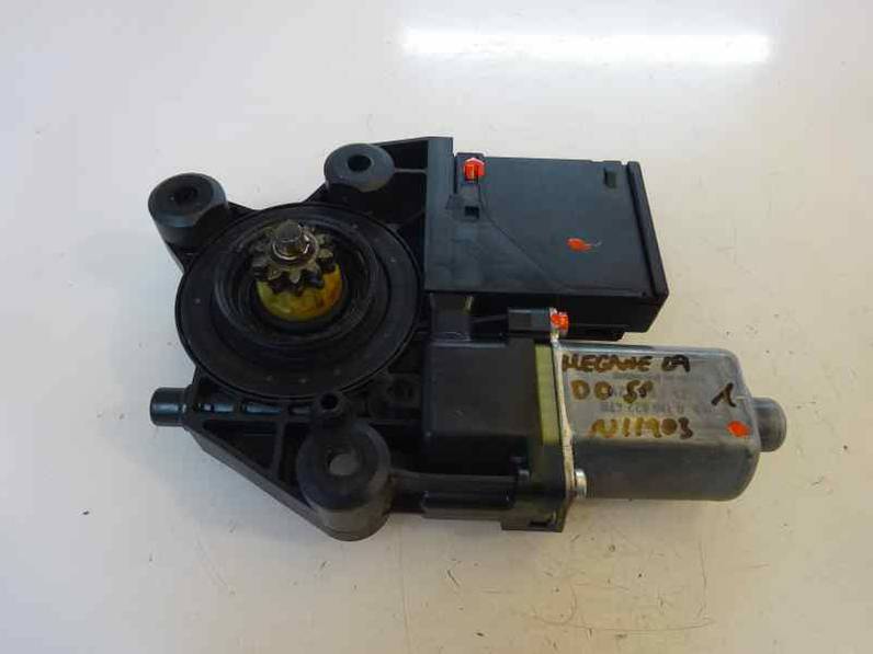 MOTOR ELEVALUNAS DELANTERO DERECHO RENAULT MEGANE III BERLINA 5 P 2009 1.5 DCI D (86 CV)