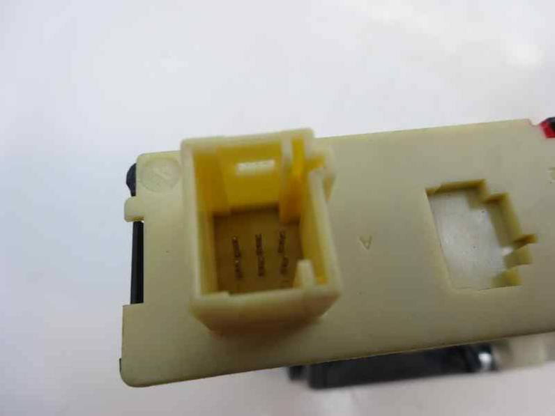 MOTOR ELEVALUNAS DELANTERO DERECHO CITROEN C4 BERLINA 2009 1.6 16V HDI (90 CV)