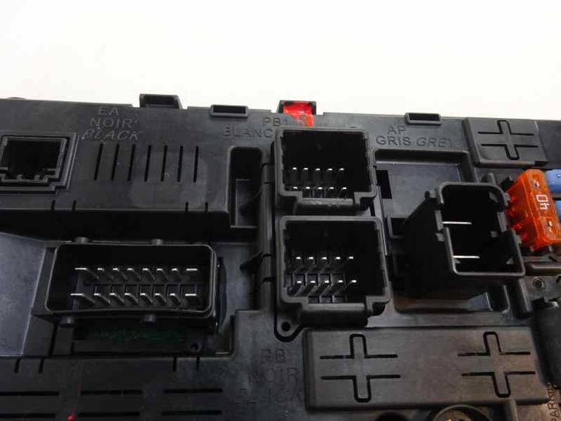 CAJA RELES FUSIBLES CITROEN C4 BERLINA 2009 1.6 16V HDI (90 CV)