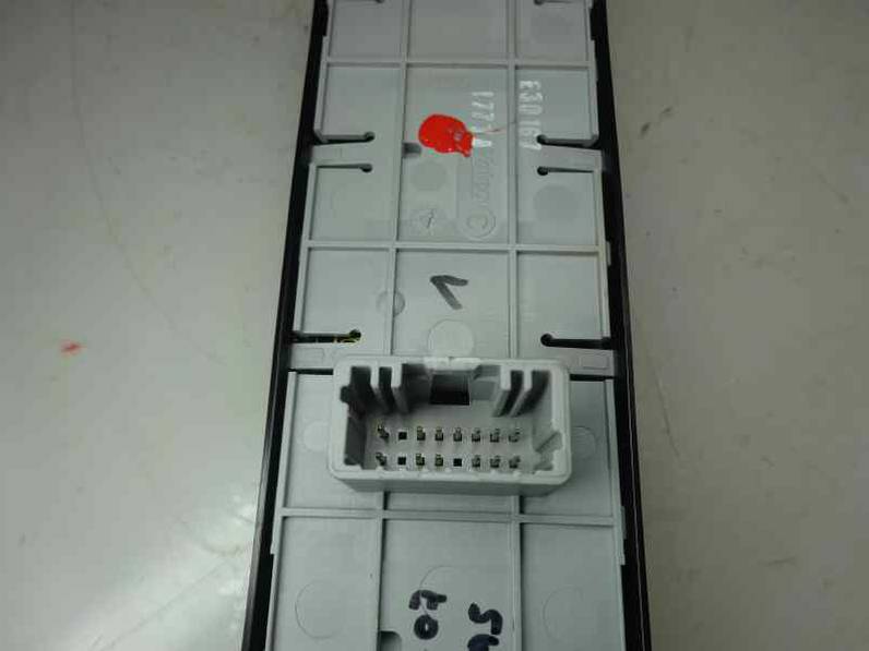 MANDO ELEVALUNAS DELANTERO IZQUIERDO RENAULT LAGUNA III 2007 1.5 DCI D (110 CV)