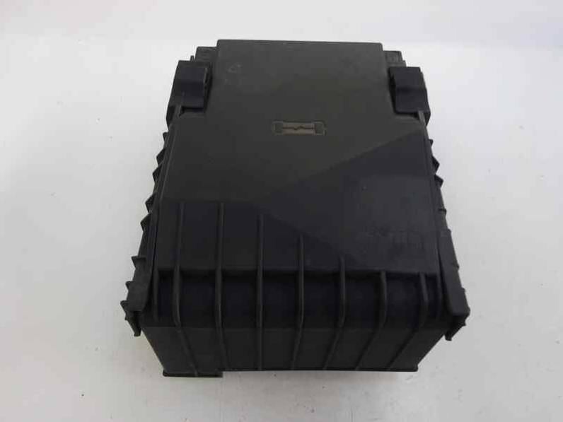 CAJA RELES FUSIBLES VOLKSWAGEN GOLF V BERLINA 2006 1.9 TDI (105 CV)