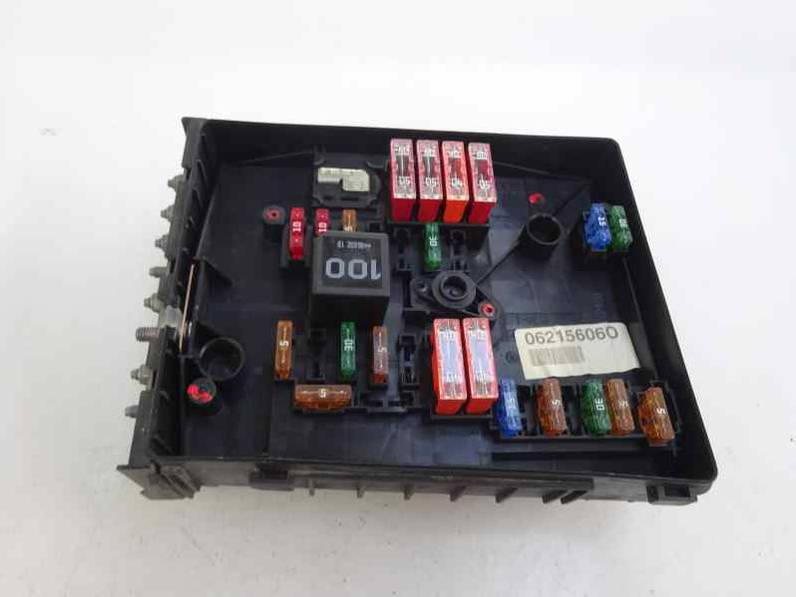 CAJA RELES FUSIBLES VOLKSWAGEN GOLF V BERLINA 2006 1.9 TDI (105 CV)