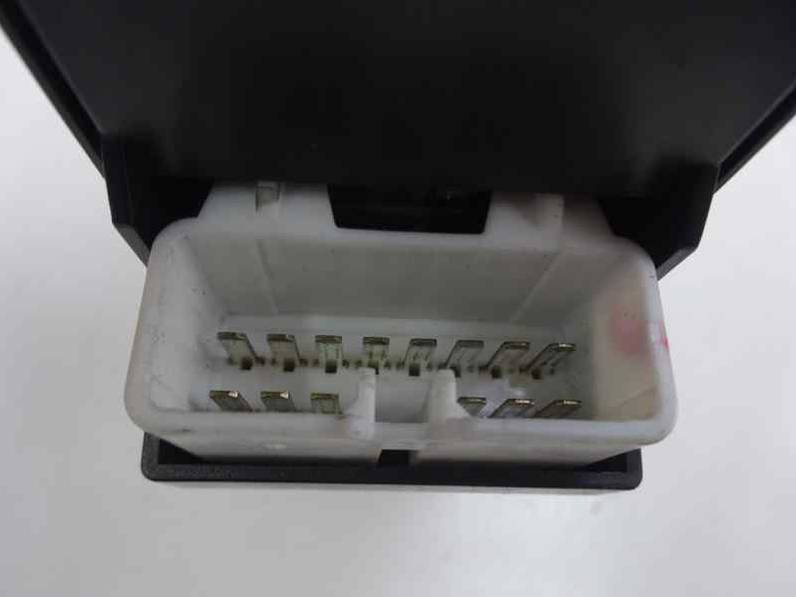 MANDO ELEVALUNAS DELANTERO IZQUIERDO HYUNDAI ACCENT 2004 1.5 CRDI (82 CV)