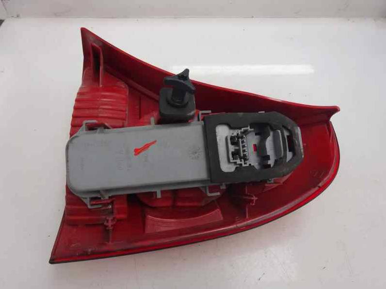 PILOTO TRASERO IZQUIERDO RENAULT CLIO II FASE II 2005 1.5 DCI D (101 CV)