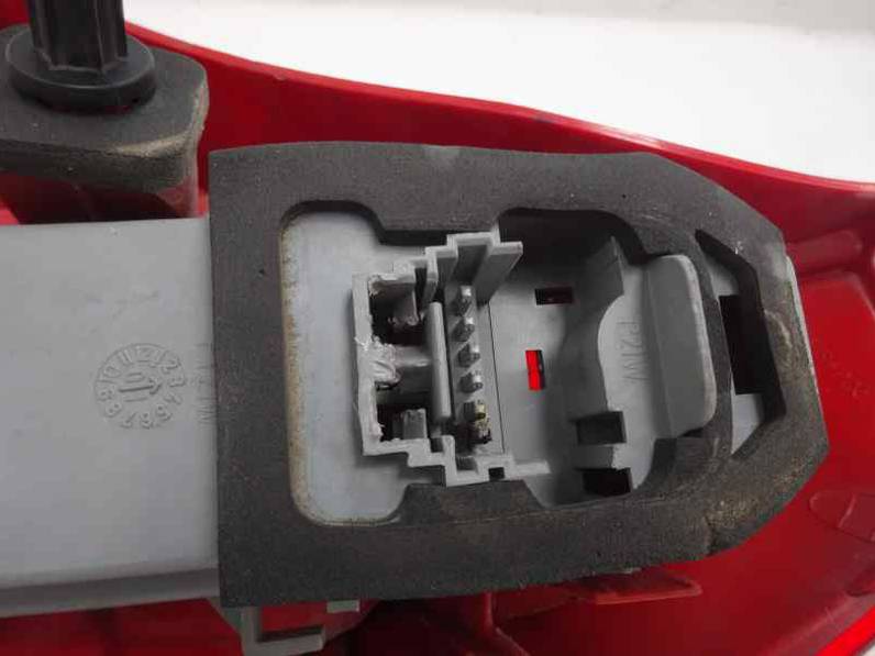 PILOTO TRASERO IZQUIERDO RENAULT CLIO II FASE II 2005 1.5 DCI D (101 CV)