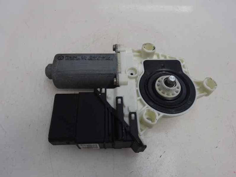 MOTOR ELEVALUNAS TRASERO DERECHO VOLKSWAGEN GOLF IV BERLINA 2001 1.6 16V (105 CV)