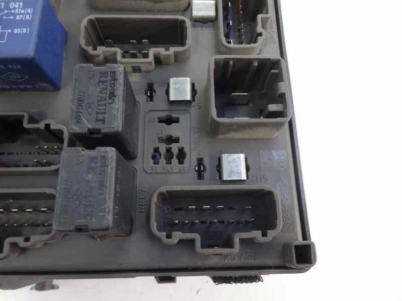 CAJA RELES FUSIBLES RENAULT LAGUNA II 2002