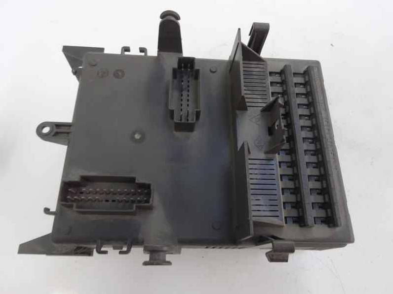 CAJA RELES FUSIBLES RENAULT LAGUNA II 2002